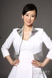 翁虹简历个人资料,从影视明星到慈善家，跨越人生巅峰的传奇人生